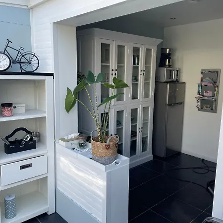 Alojamento de Acomodação e Pequeno-almoço Aan De Veste 3*