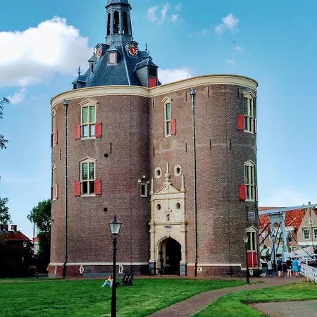 Alojamento de Acomodação e Pequeno-almoço Aan De Veste Enkhuizen