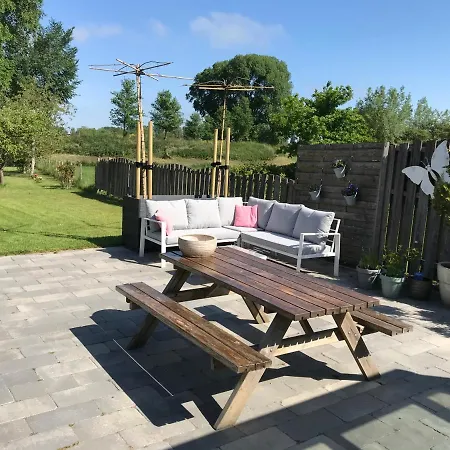 Alojamento de Acomodação e Pequeno-almoço Aan De Veste 3*