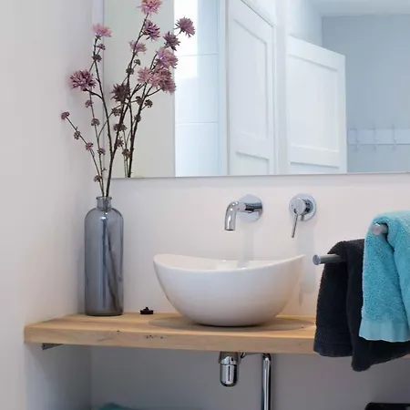 Aan De Veste Bed & Breakfast 3*